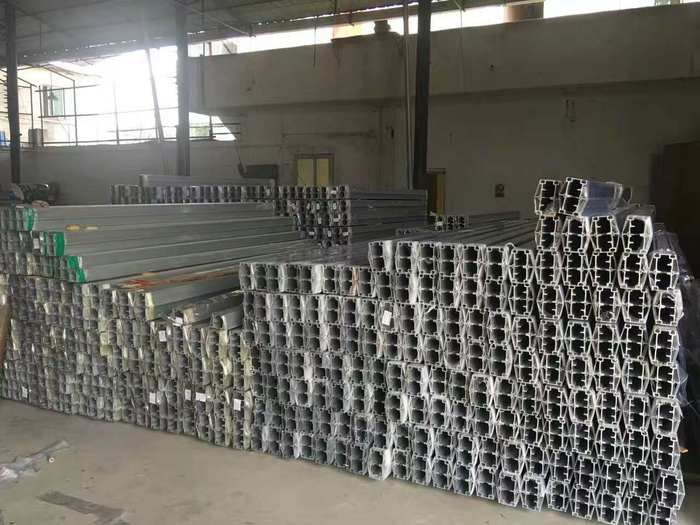 Movable partition aluminum rail